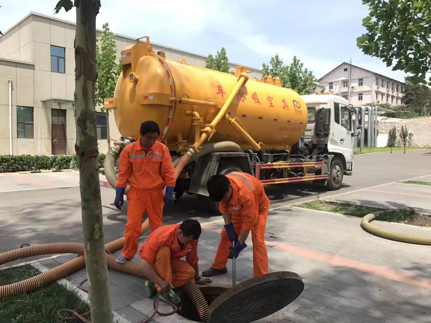 睢阳化粪池清理与5-8吨吸粪车施工效率分析